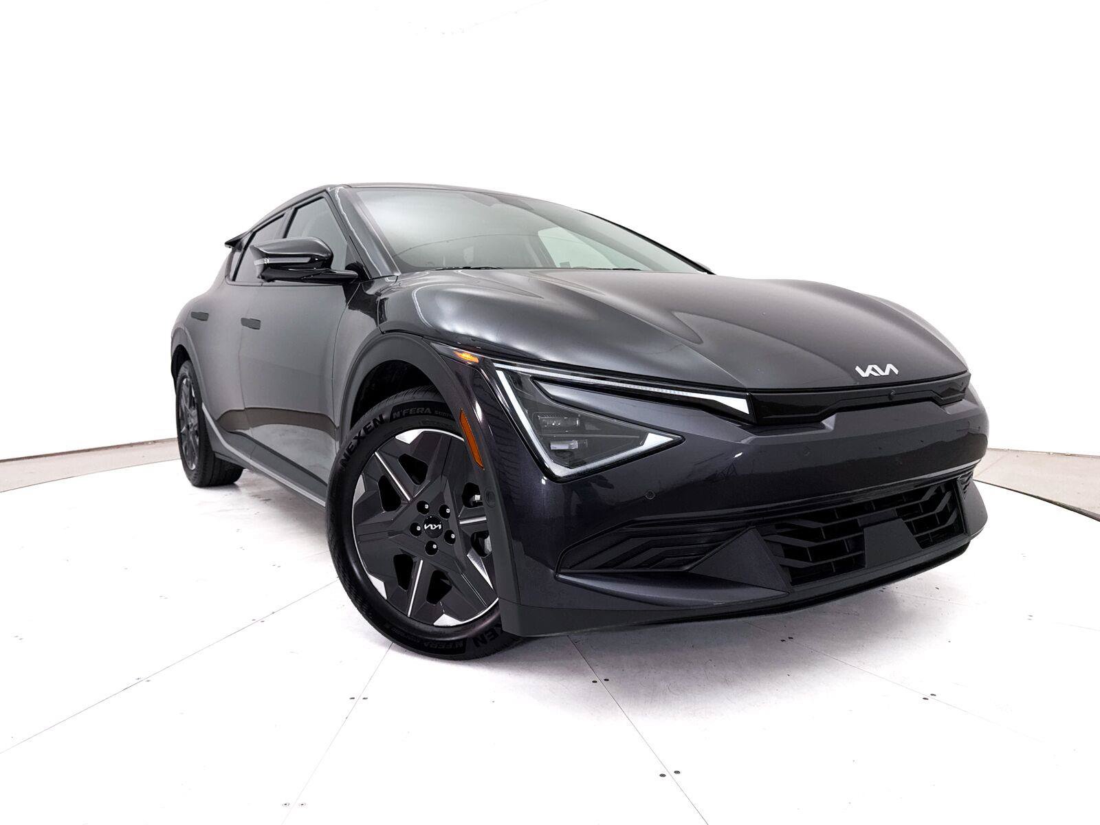 Used 2025 Kia EV6 Light w/ Light LR Technology Package RWD image 1