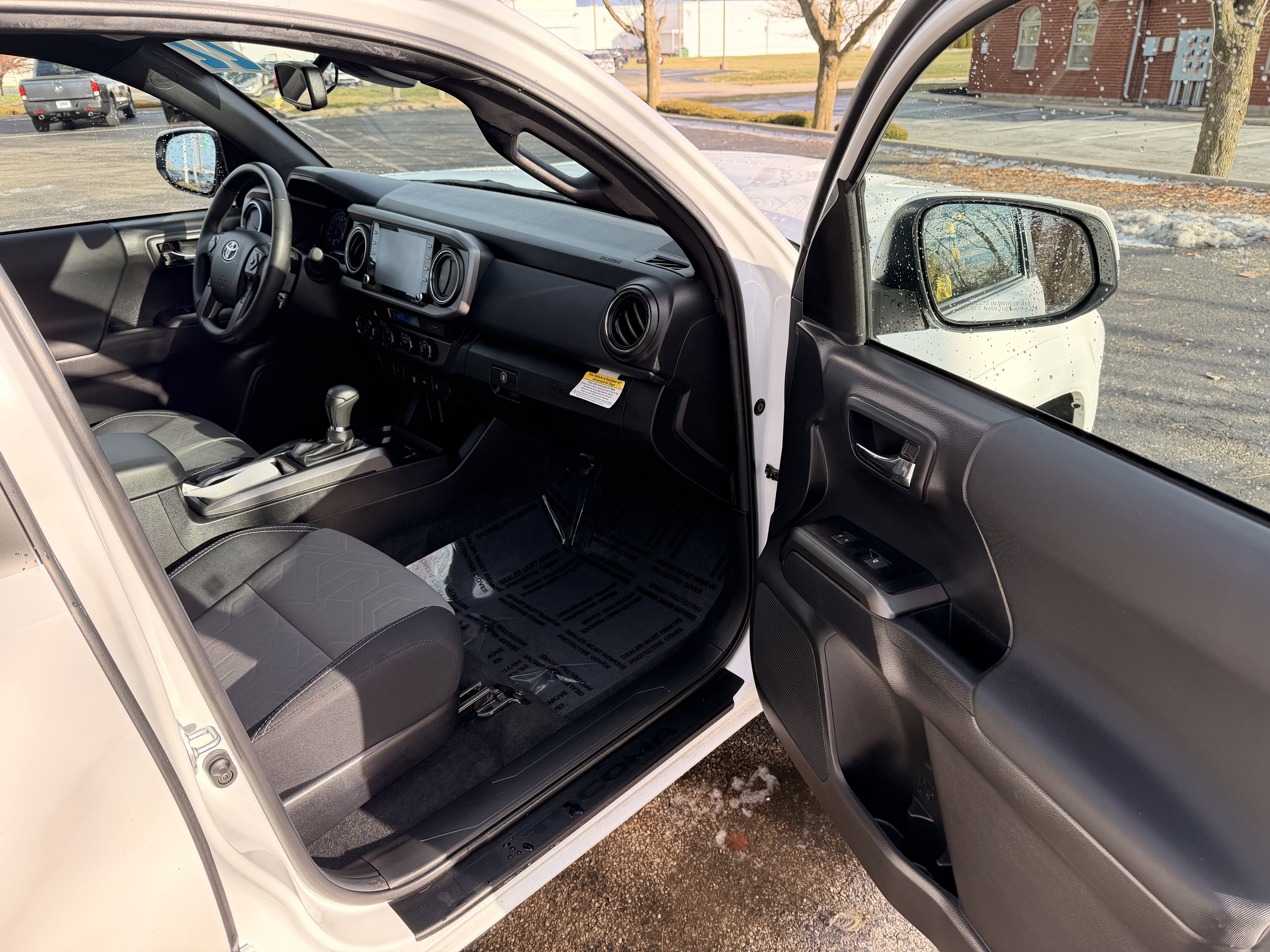 Used 2022 Toyota Tacoma TRD Sport image 14