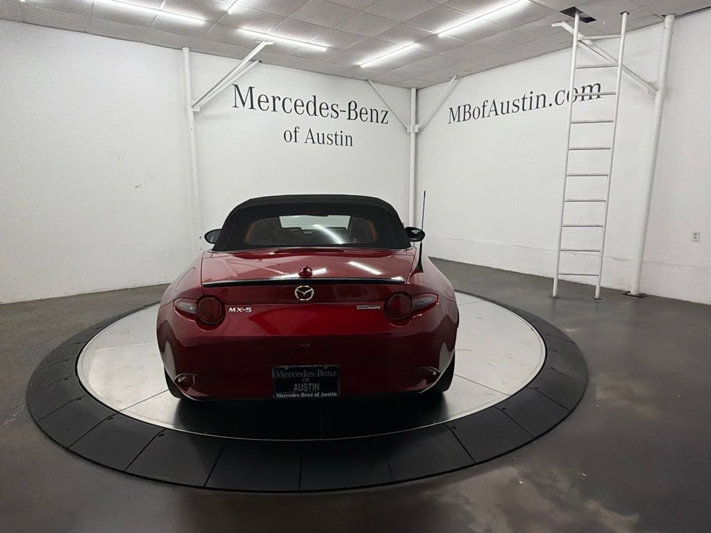 Used 2021 MAZDA MX-5 Miata Club RWD image 6