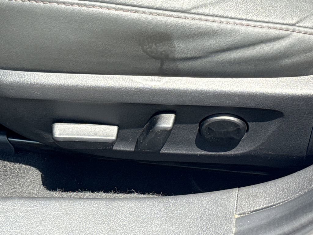 Used 2024 MAZDA MAZDA3 s FWD image 13