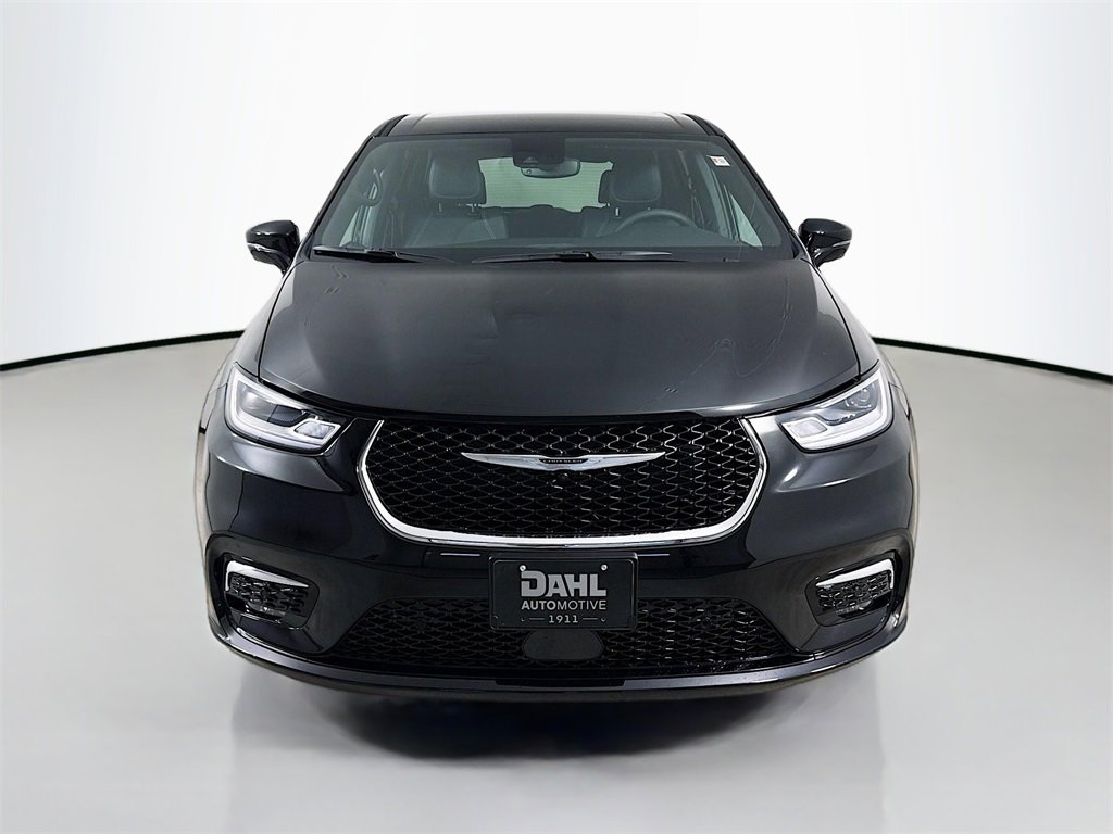 New 2025 Chrysler Pacifica Select image 3