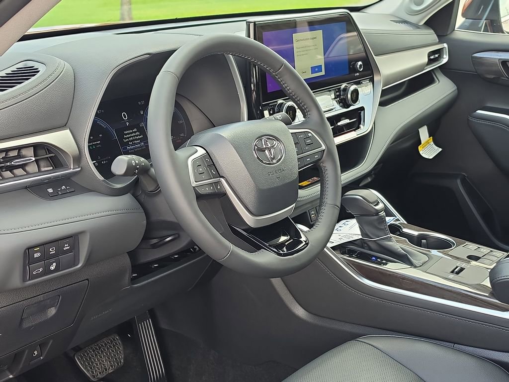 New 2026 Toyota Highlander Limited AWD/4WD image 7