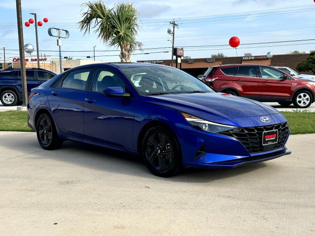 Used 2023 Hyundai Elantra SEL FWD image 4