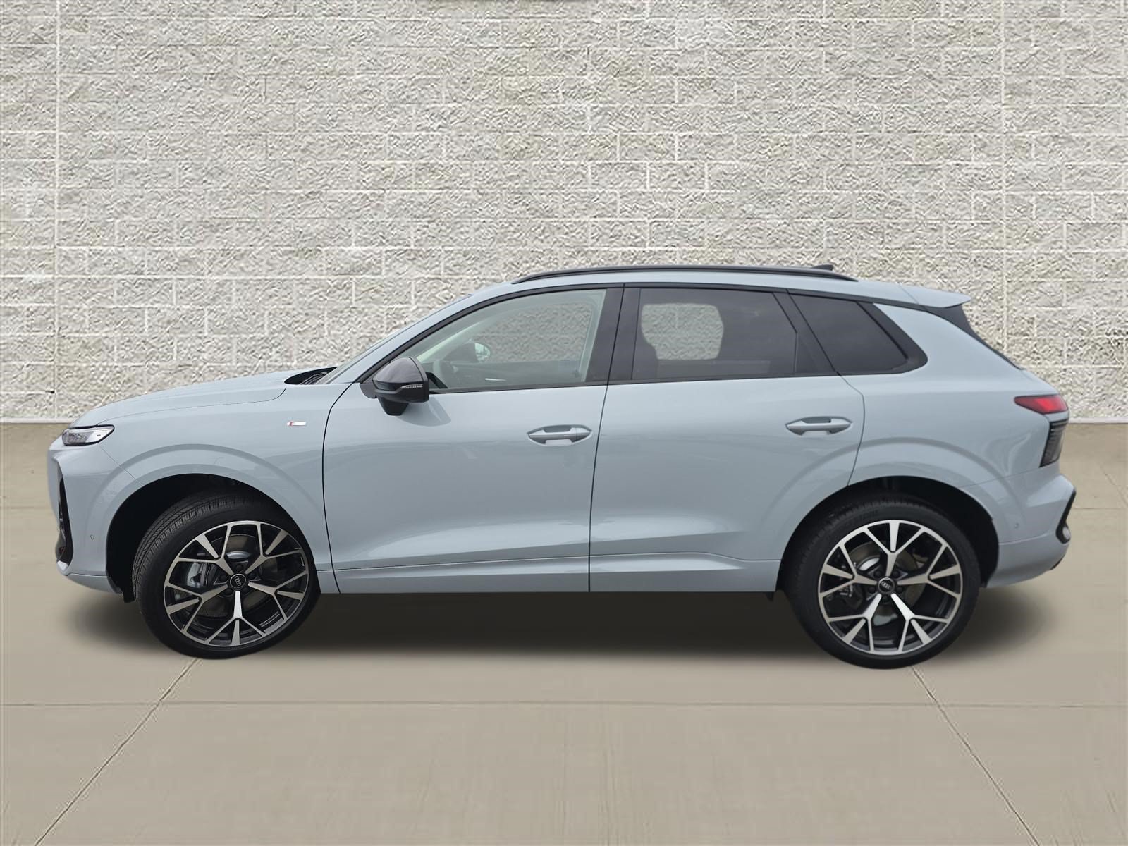 New 2026 Audi Q3 quattro 2.0T AWD/4WD image 4