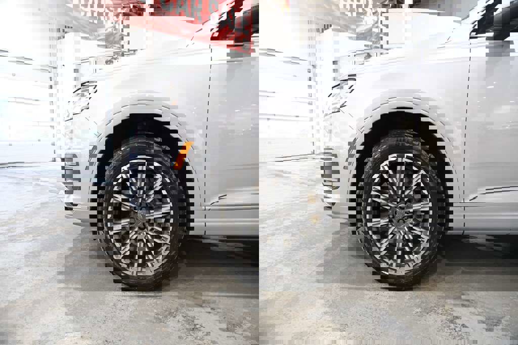 Used 2017 Audi Q7 3.0T Prestige image 5