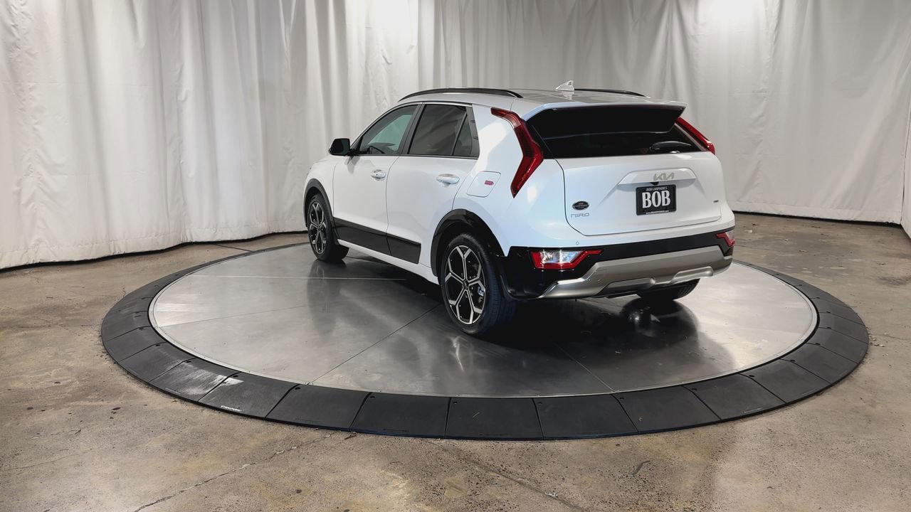 Certified 2025 Kia Niro EX Touring image 7