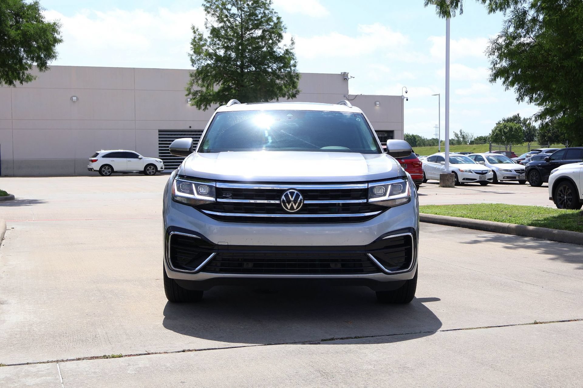 Used 2022 Volkswagen Atlas SEL R-Line AWD/4WD image 6