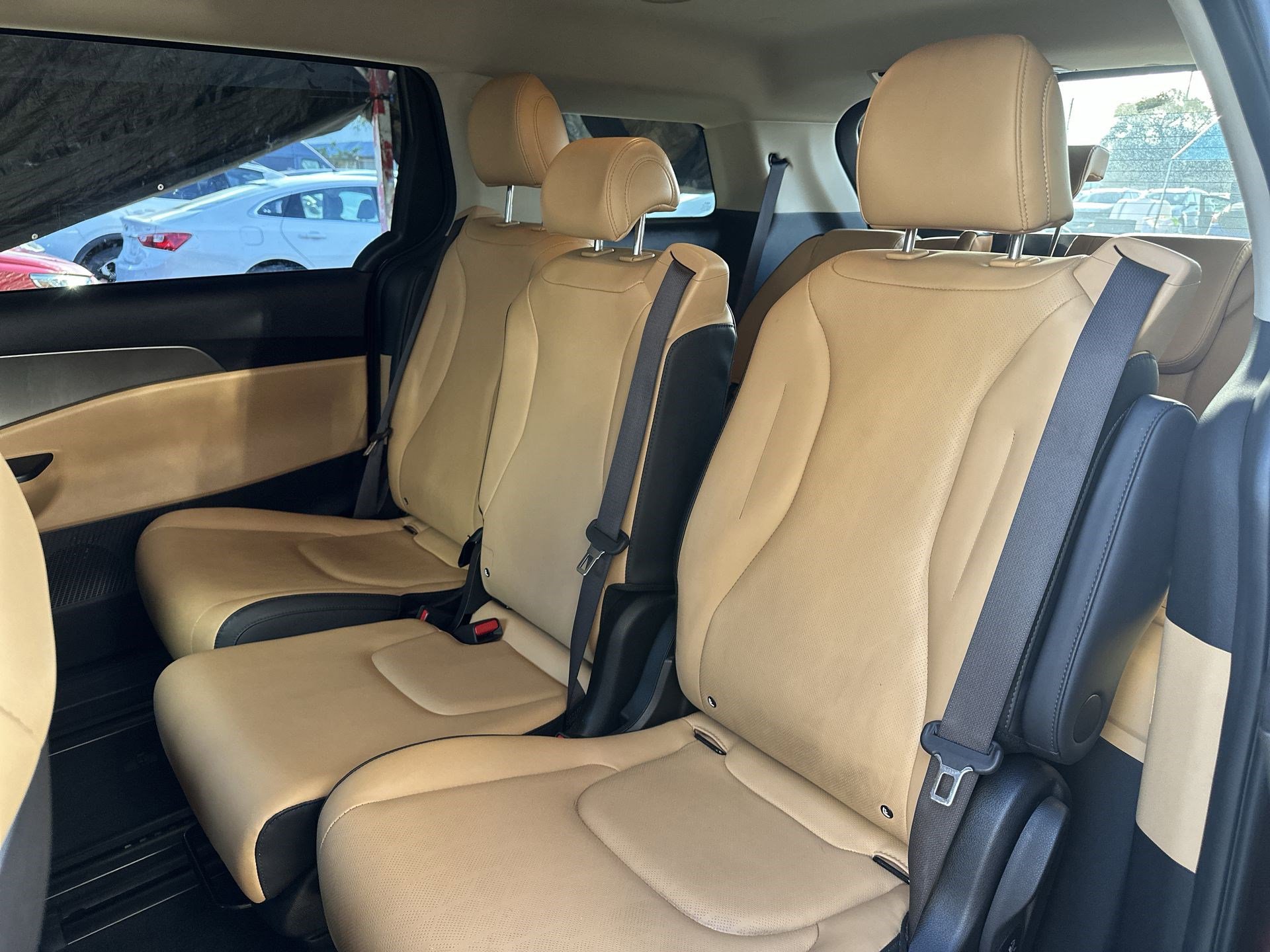 Certified 2023 Kia Carnival LX image 23