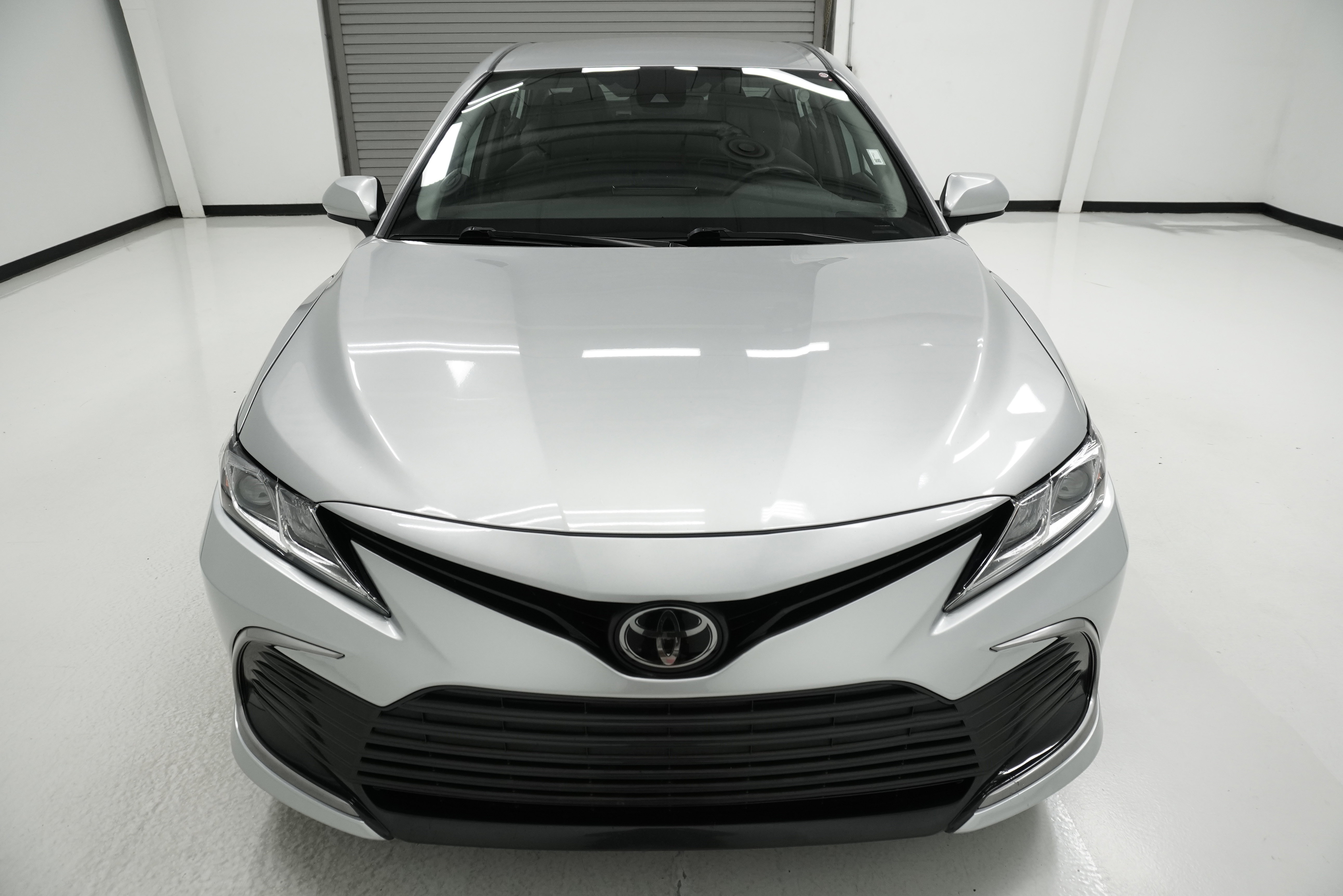 Used 2023 Toyota Camry LE FWD image 2