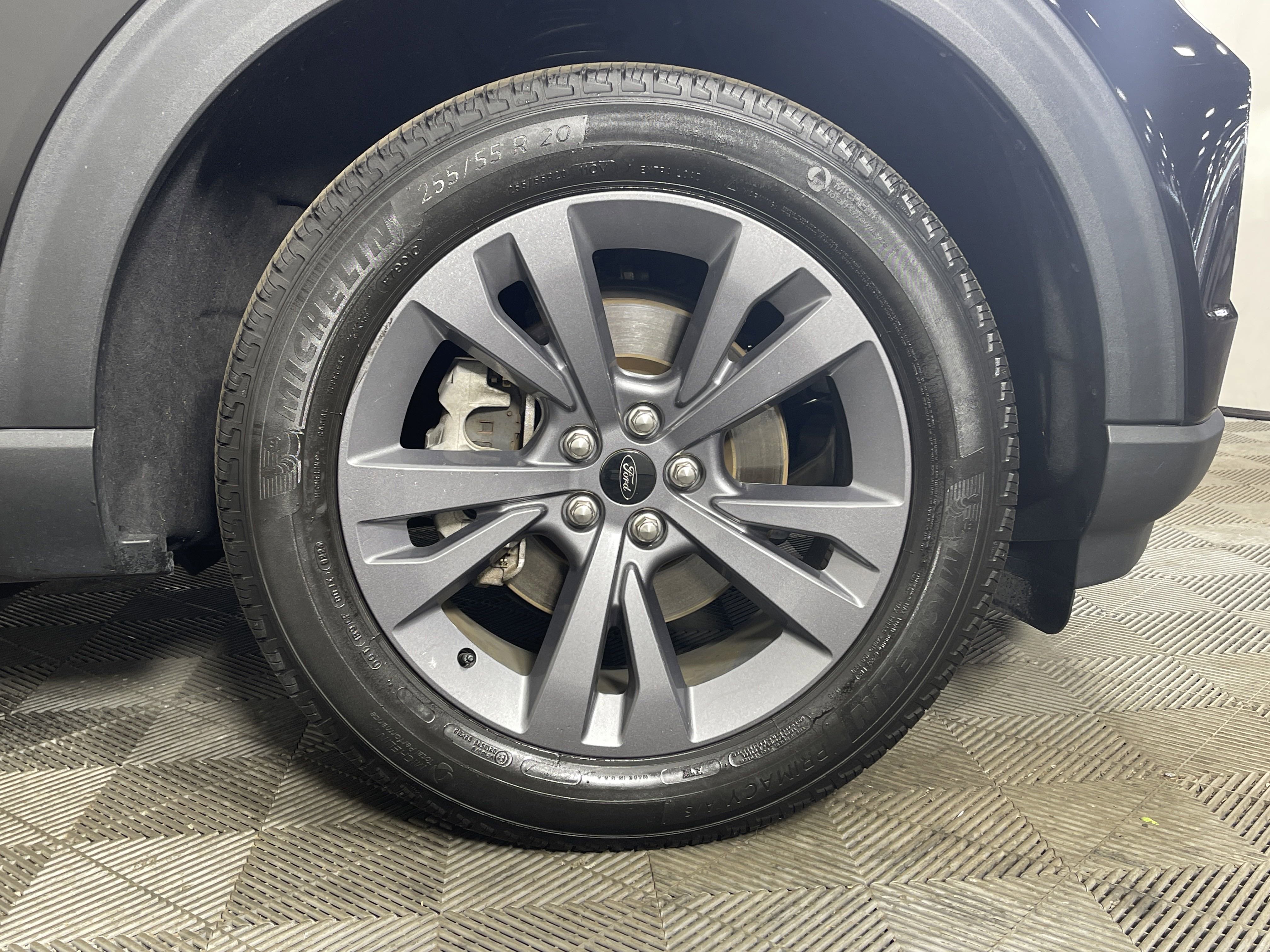 Used 2023 Ford Explorer XLT w/ Equipment Group 202A image 7