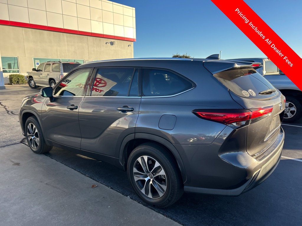 Used 2020 Toyota Highlander XLE FWD image 9