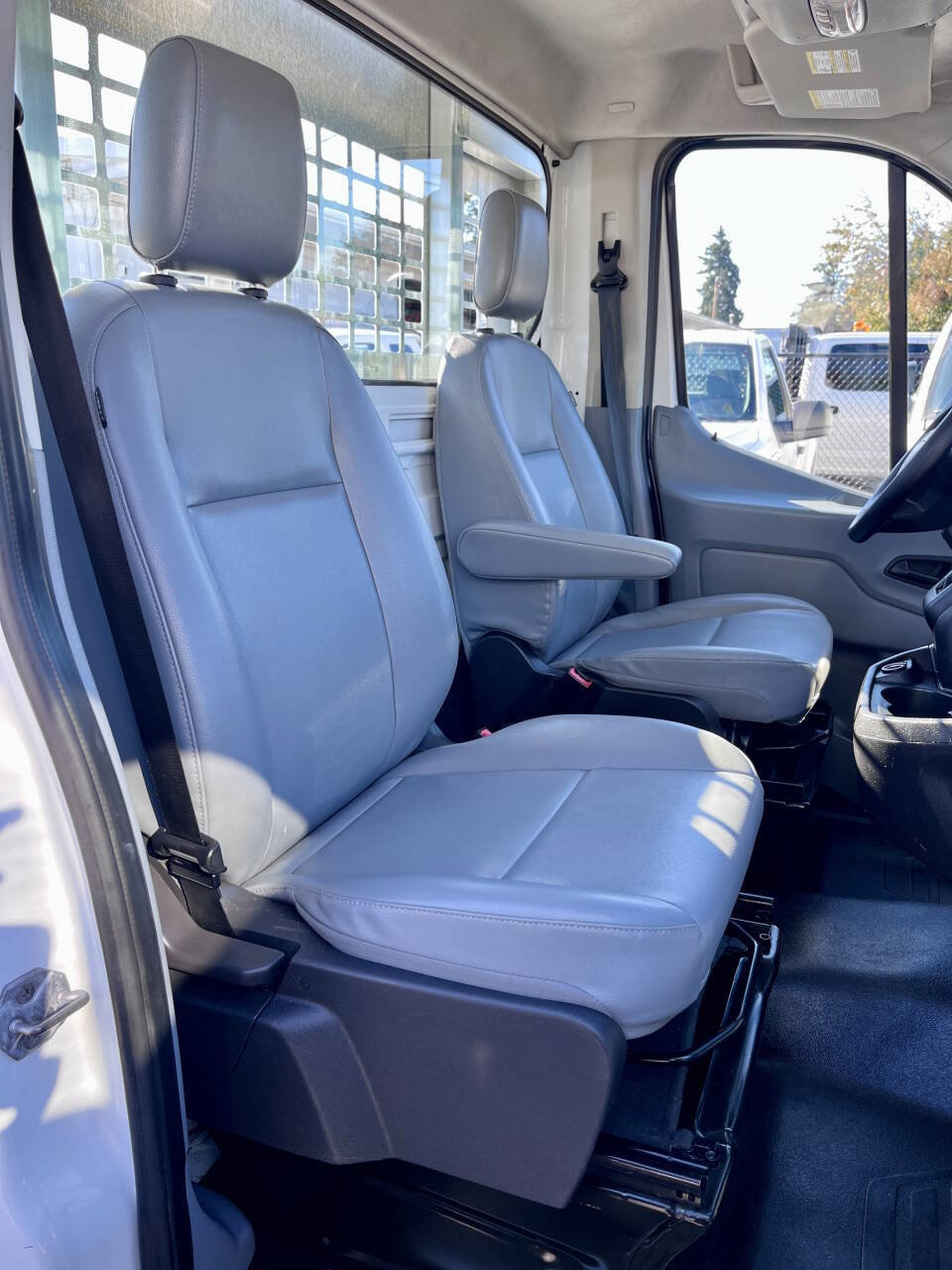 Used 2018 Ford Transit 250 250 2dr 138 in. WB SRW Chassis image 19