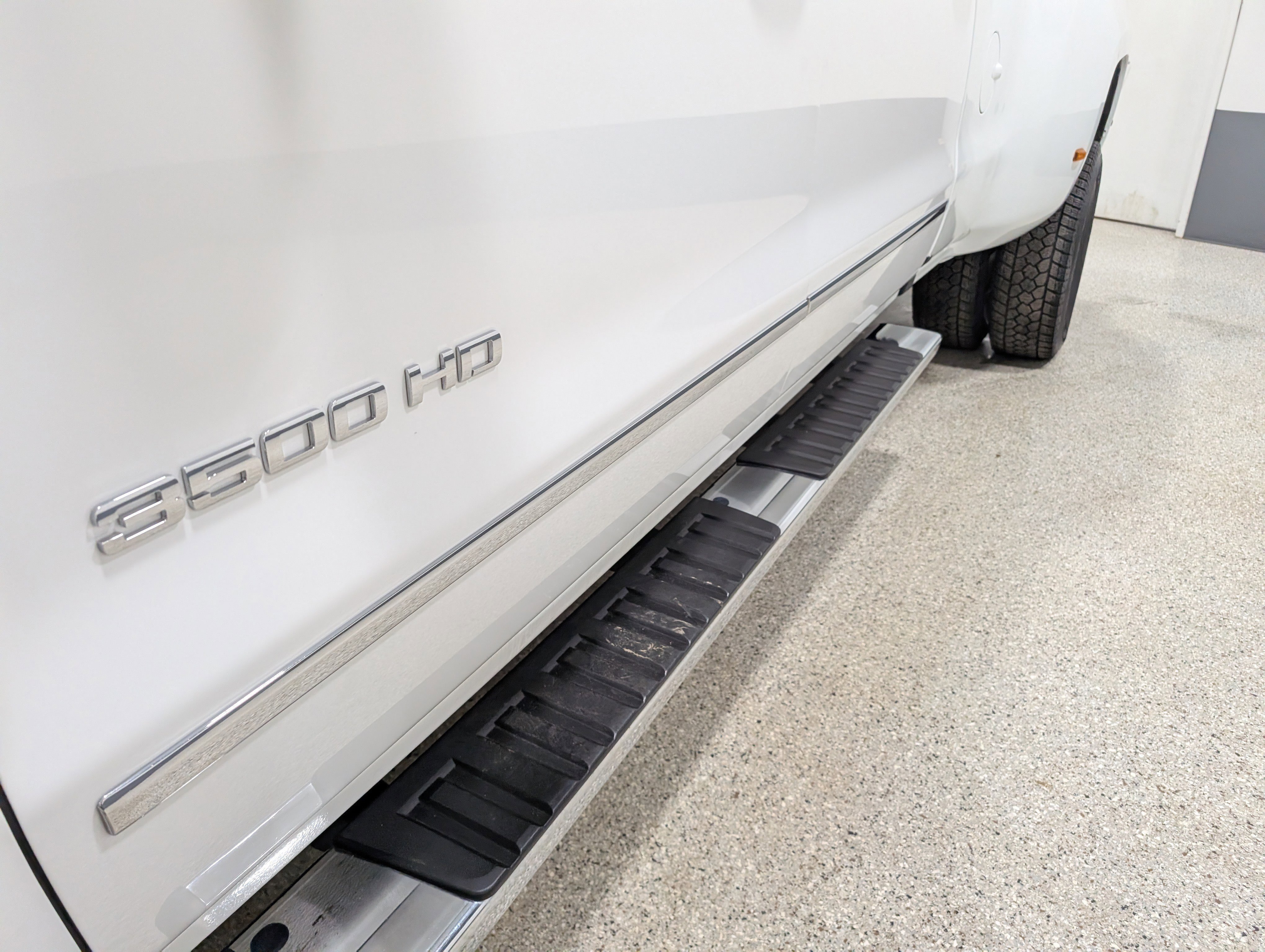 Used 2018 GMC Sierra 3500 SLT image 9