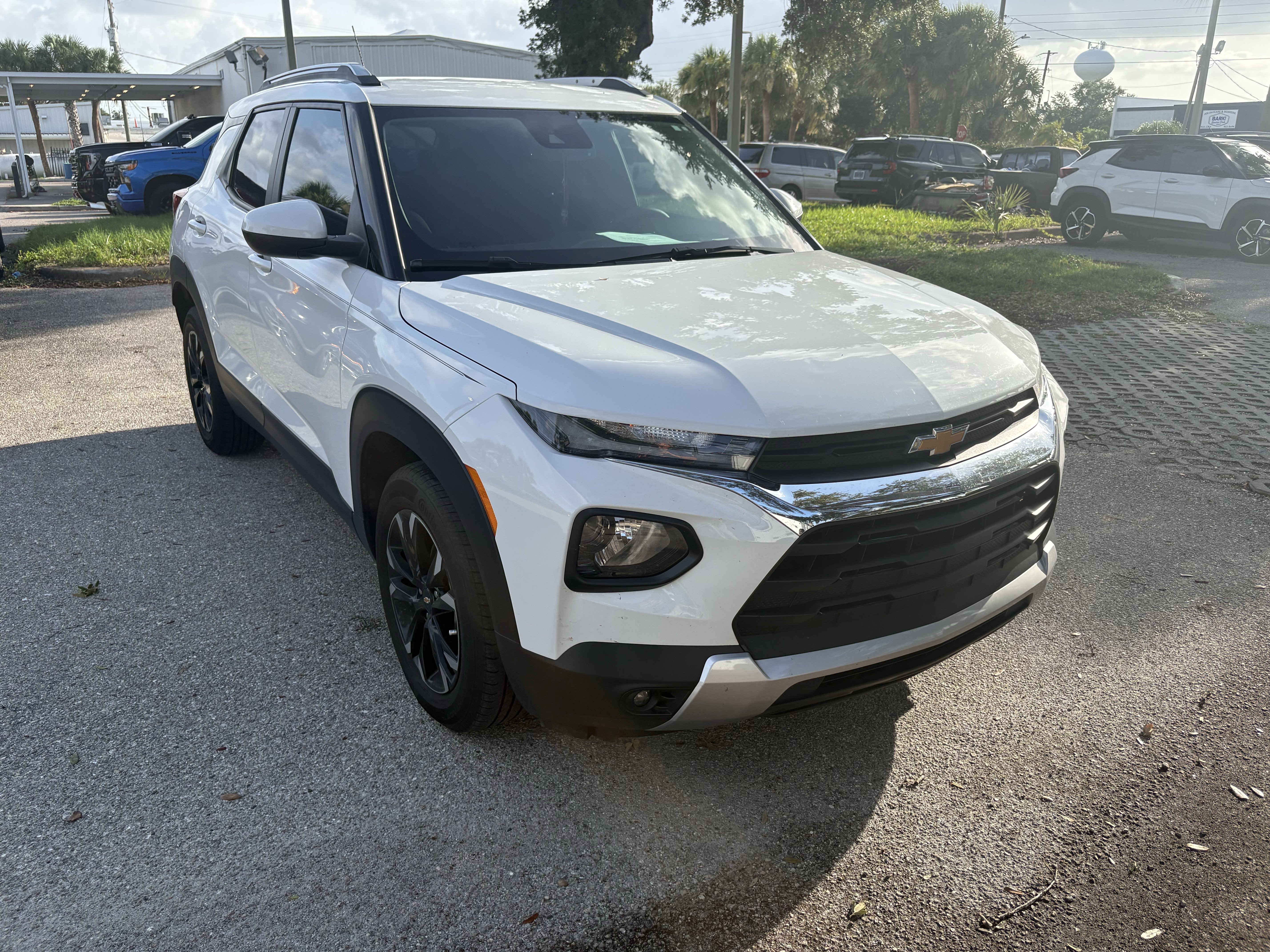 Certified 2023 Chevrolet TrailBlazer LT w/ Convenience Package FWD image 1