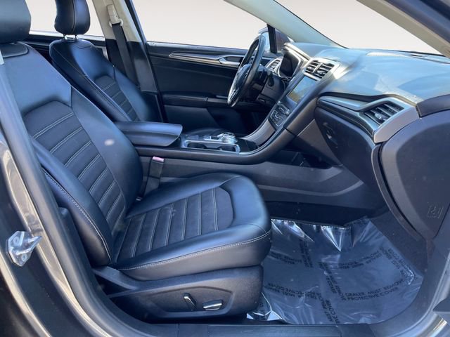 Used 2017 Ford Fusion SE w/ Equipment Group 201A image 27