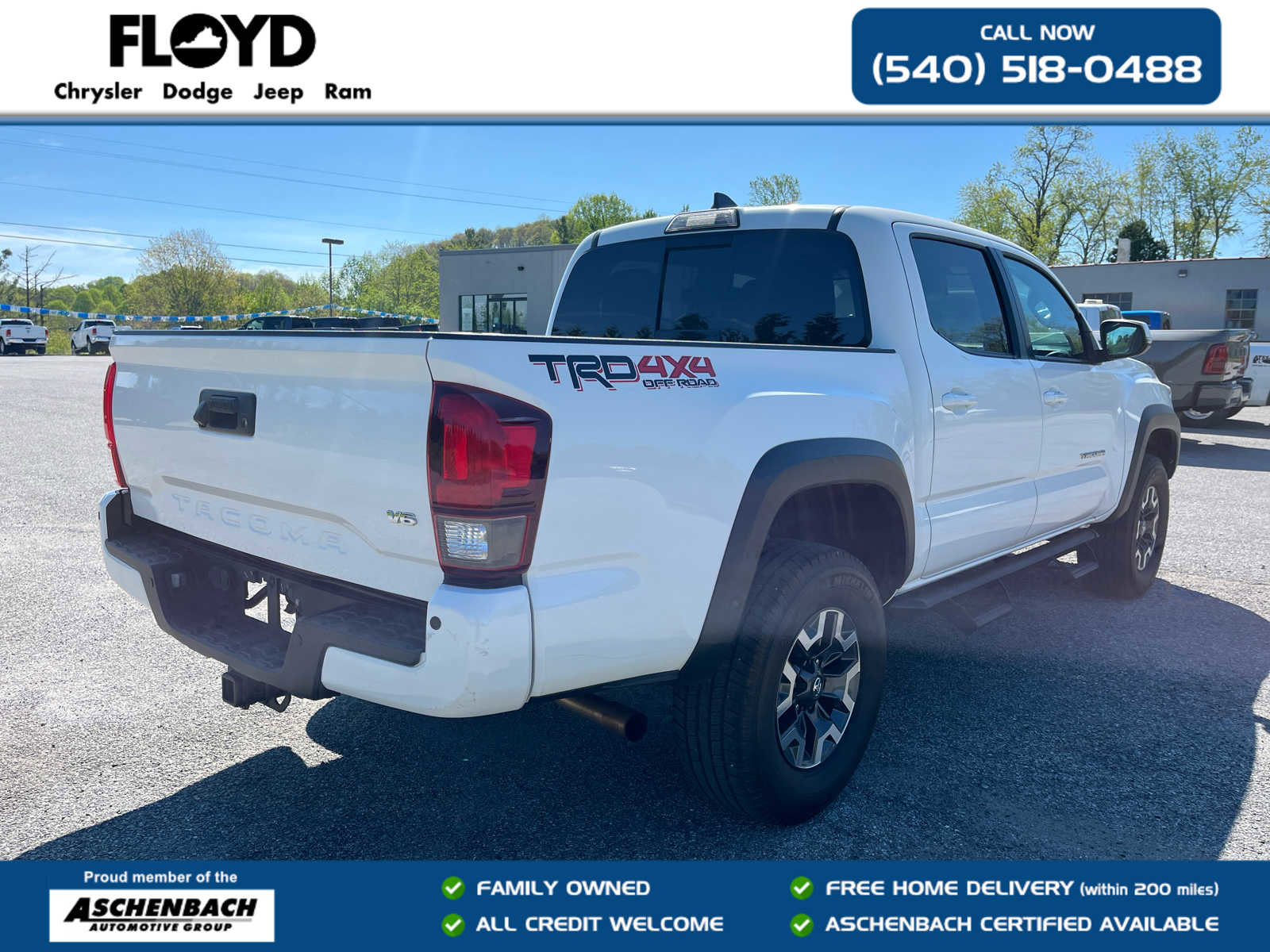 Used 2019 Toyota Tacoma TRD Off-Road AWD/4WD image 3