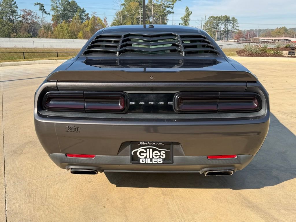Used 2018 Dodge Challenger R/T image 4