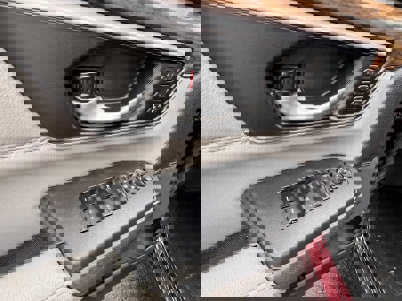 Used 2017 Honda CR-V Touring image 18