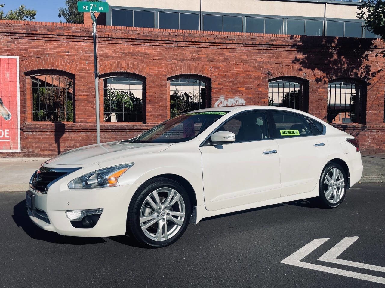 Used 2015 Nissan Altima 3.5 SL image 1