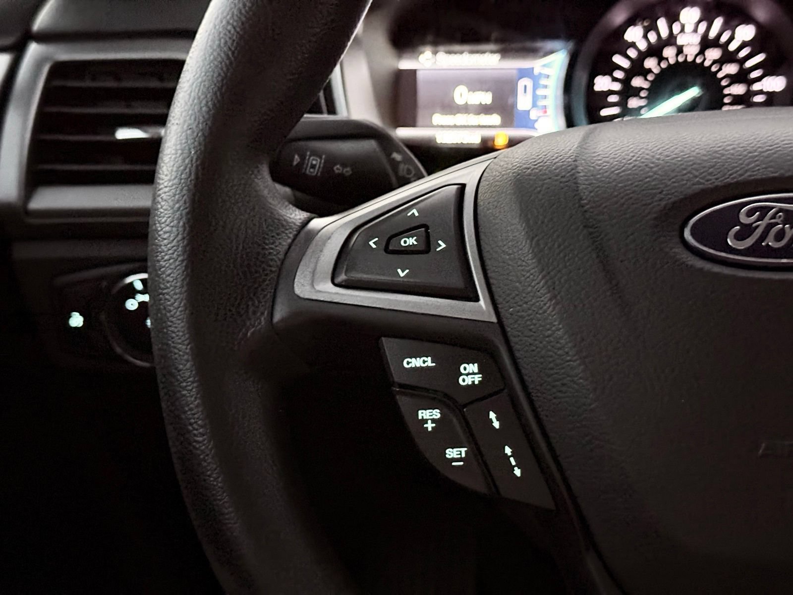 Used 2019 Ford Fusion SE FWD image 21