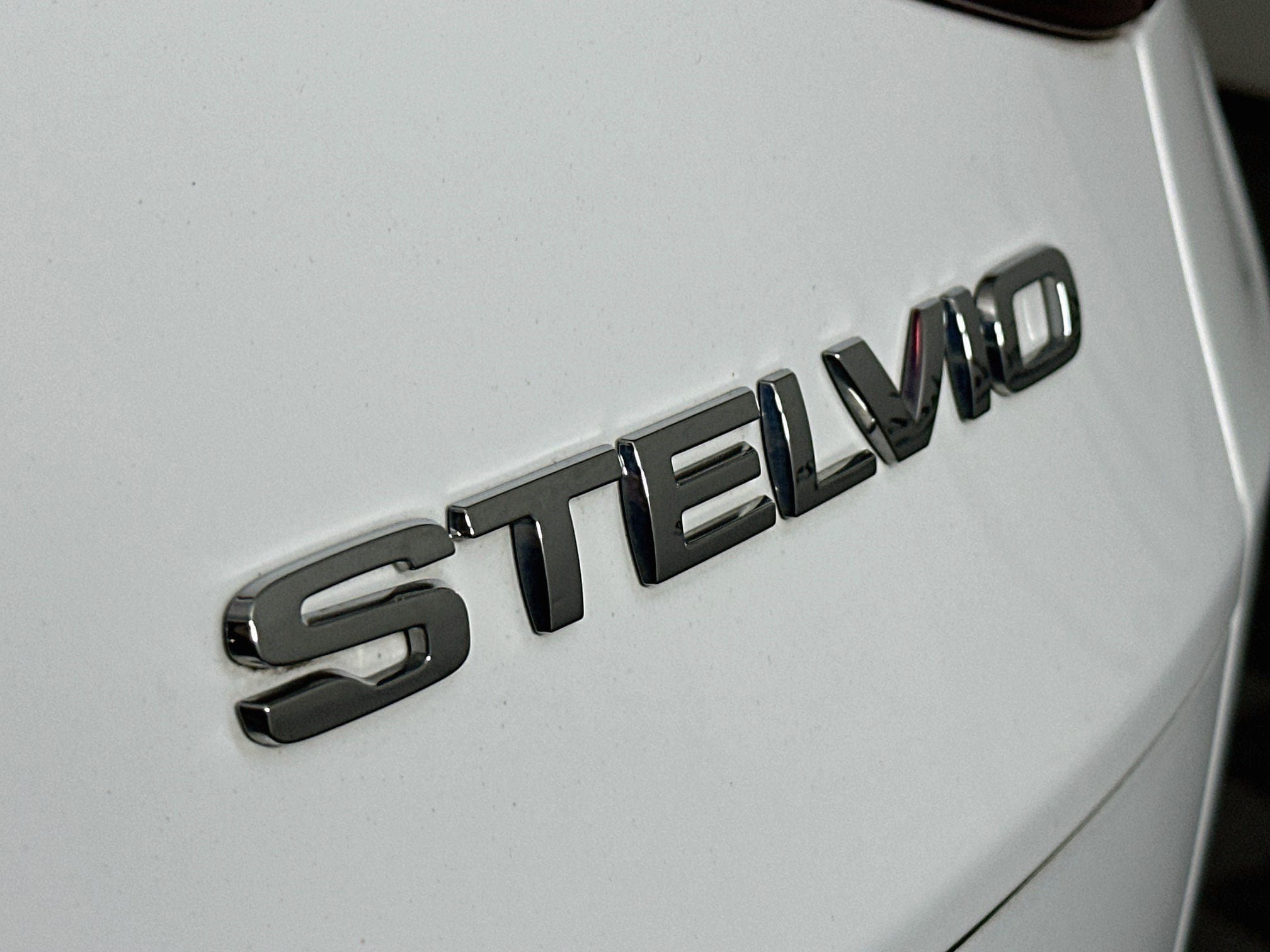 Used 2023 Alfa Romeo Stelvio Veloce AWD/4WD image 28