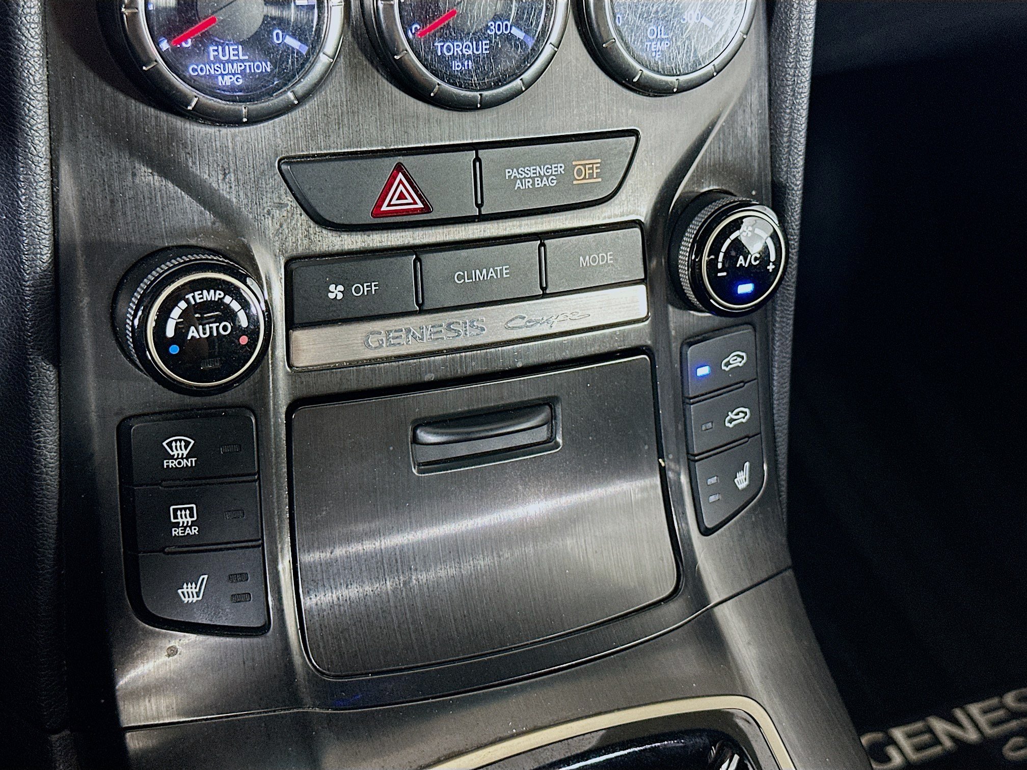 Used 2014 Hyundai Genesis 3.8 RWD image 21