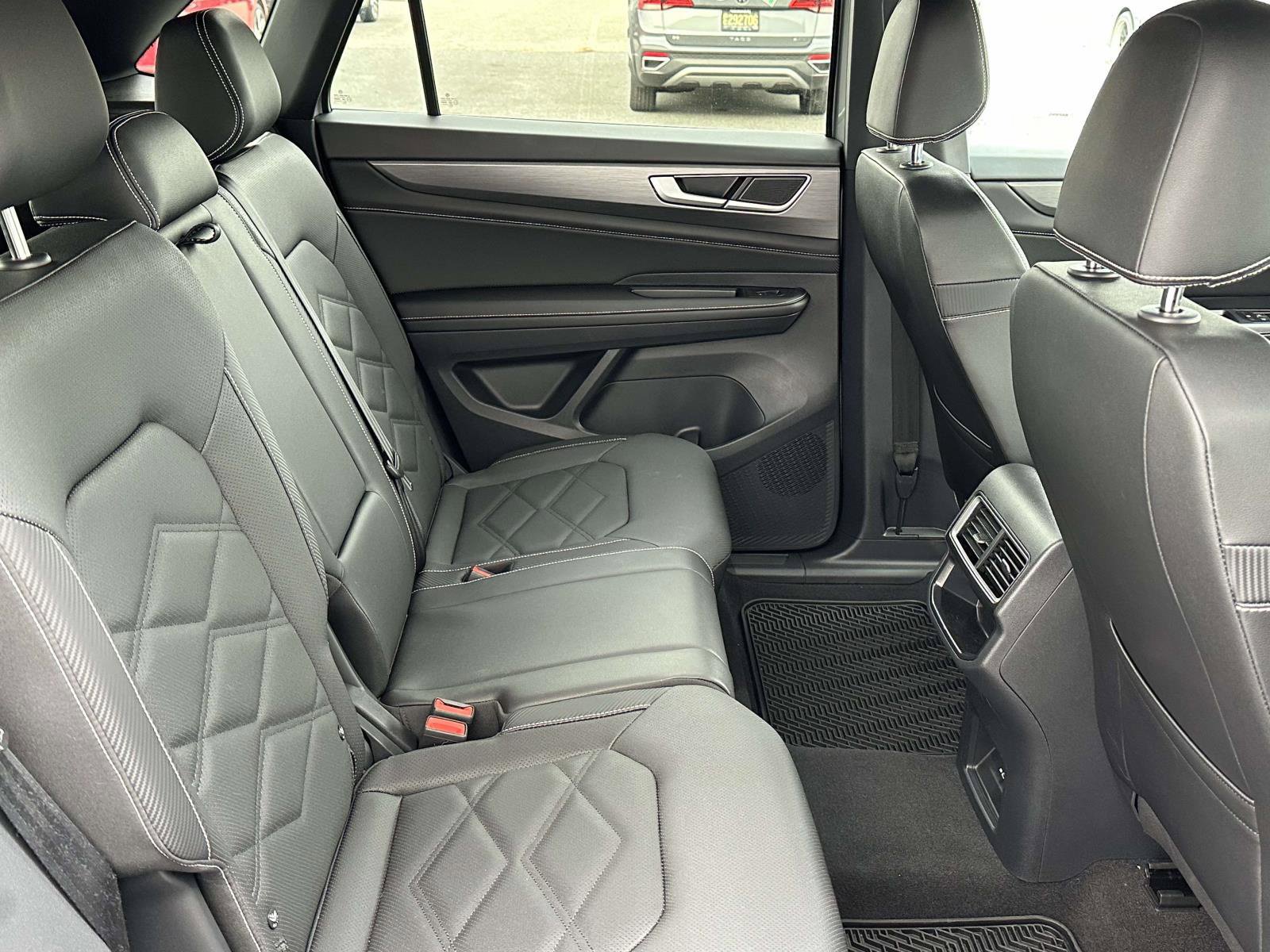 Used 2026 Volkswagen Atlas Cross Sport SE AWD/4WD image 14