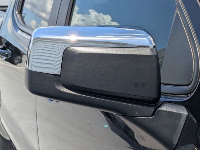 Used 2025 Chevrolet Silverado 1500 LT AWD/4WD image 12
