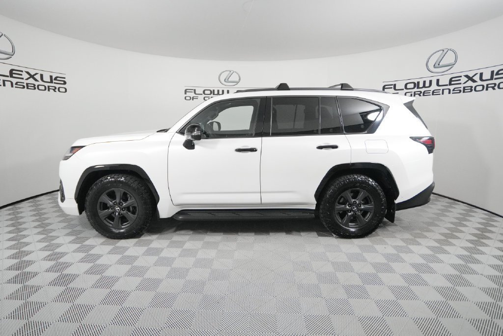 Certified 2025 Lexus LX 700h Overtrail AWD/4WD image 4