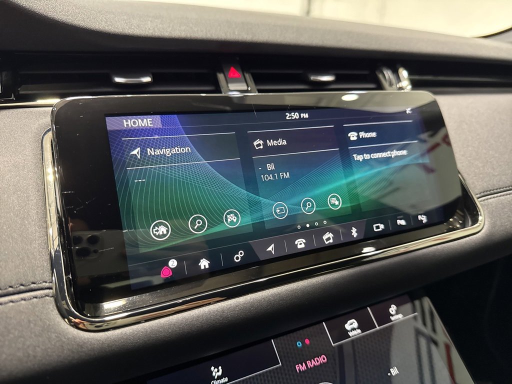 Used 2020 Land Rover Range Rover Evoque R-Dynamic SE image 18