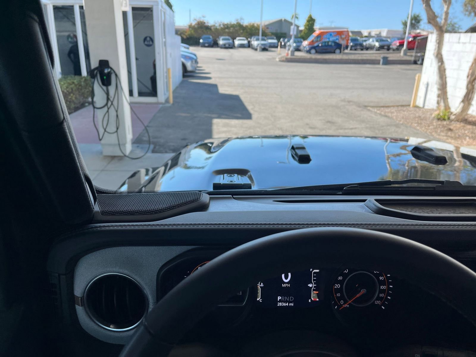 Used 2025 Jeep Wrangler Sahara image 34