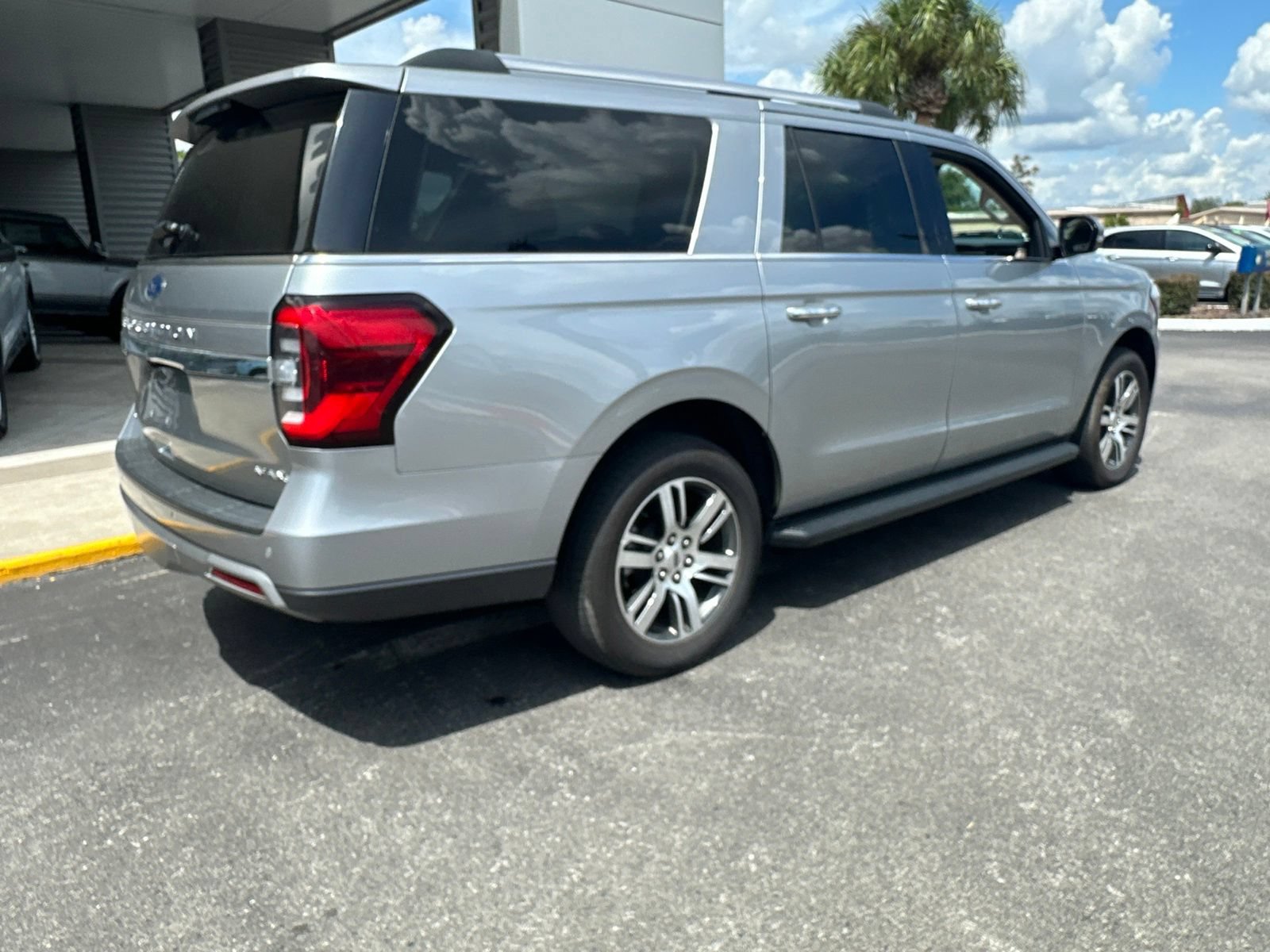 Certified 2024 Ford Expedition Max Limited AWD/4WD image 5
