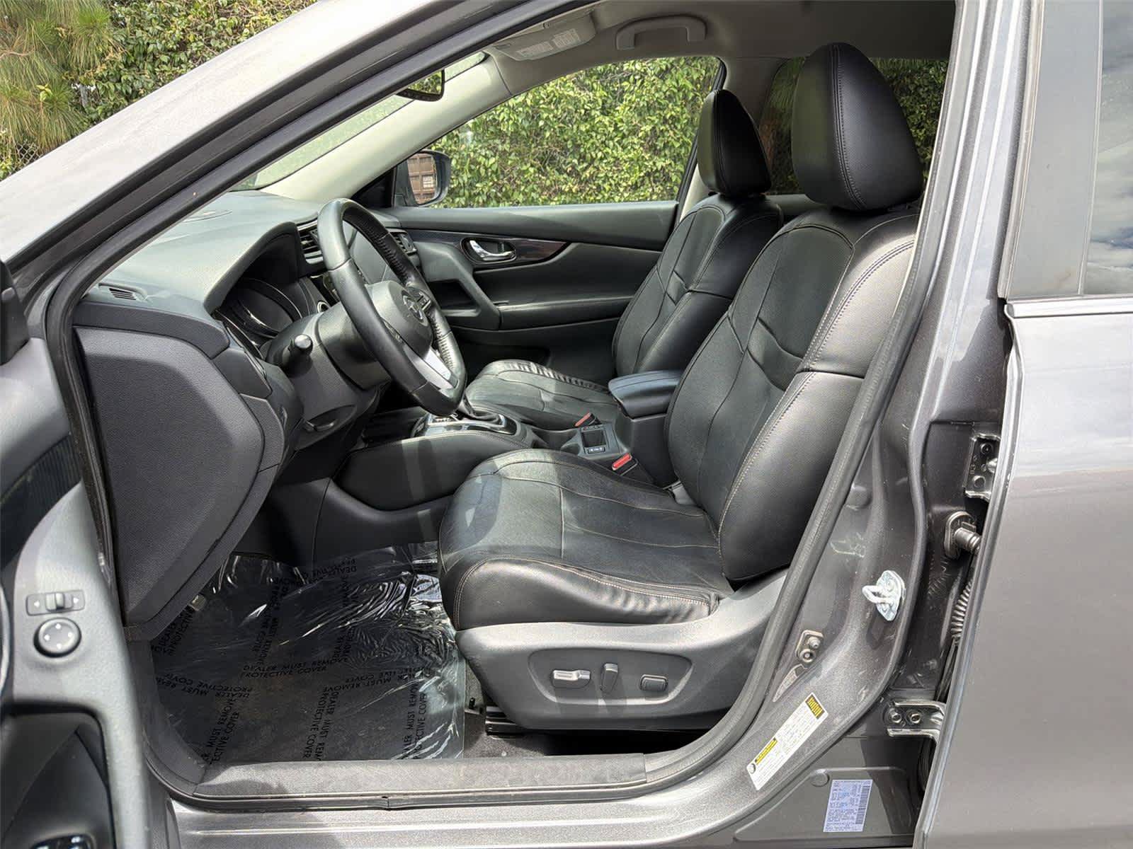 Used 2018 Nissan Rogue SL FWD image 12