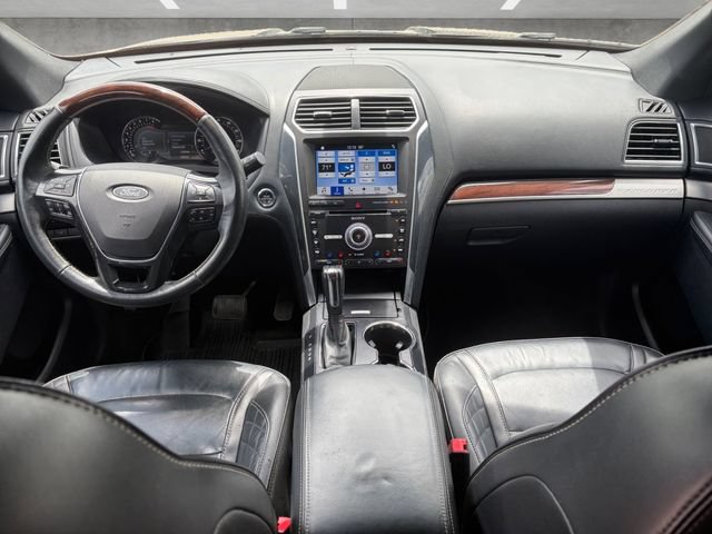 Used 2017 Ford Explorer Platinum AWD/4WD image 20