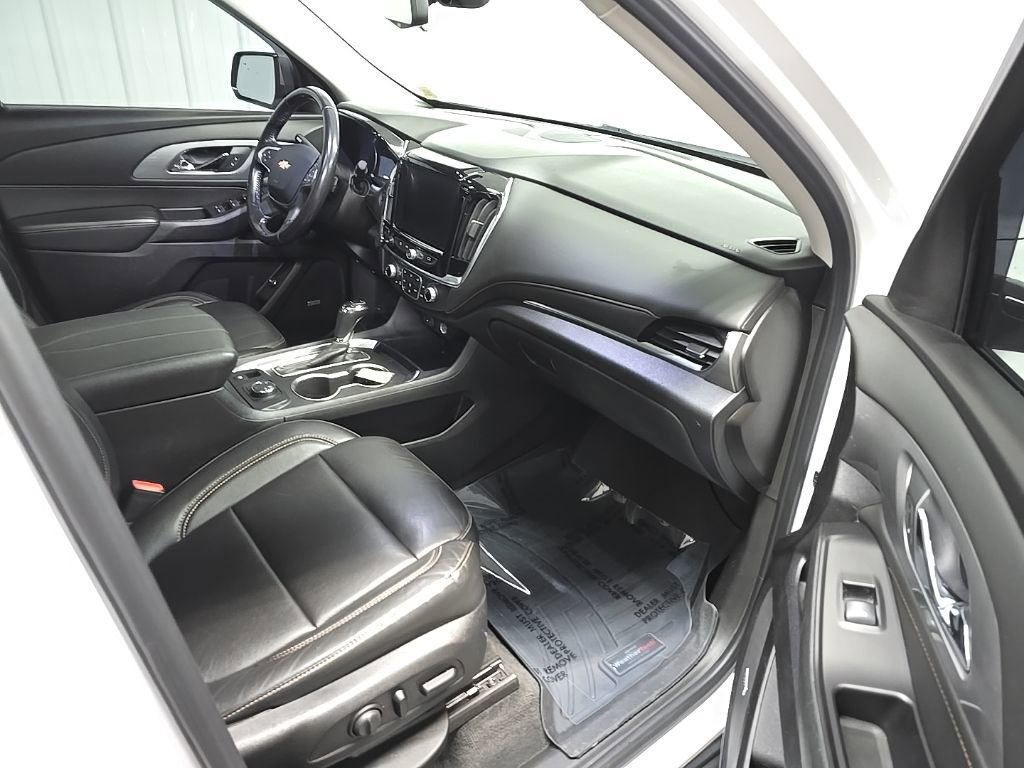Used 2019 Chevrolet Traverse RS image 16
