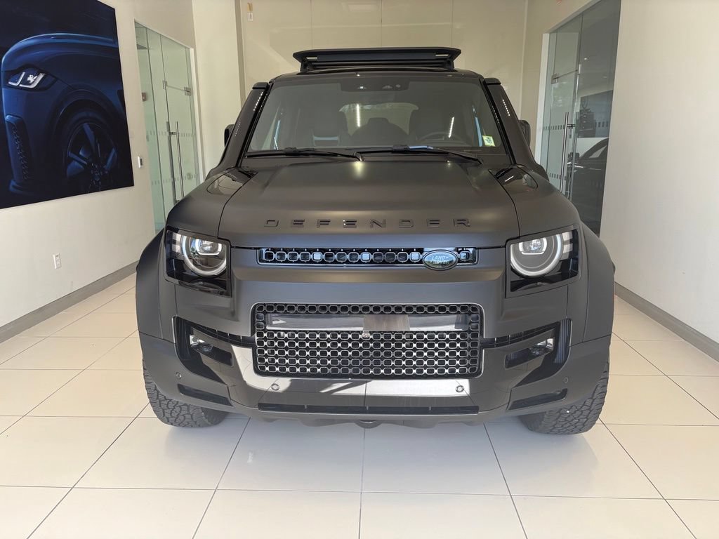 New 2026 Land Rover Defender 110 AWD/4WD image 9