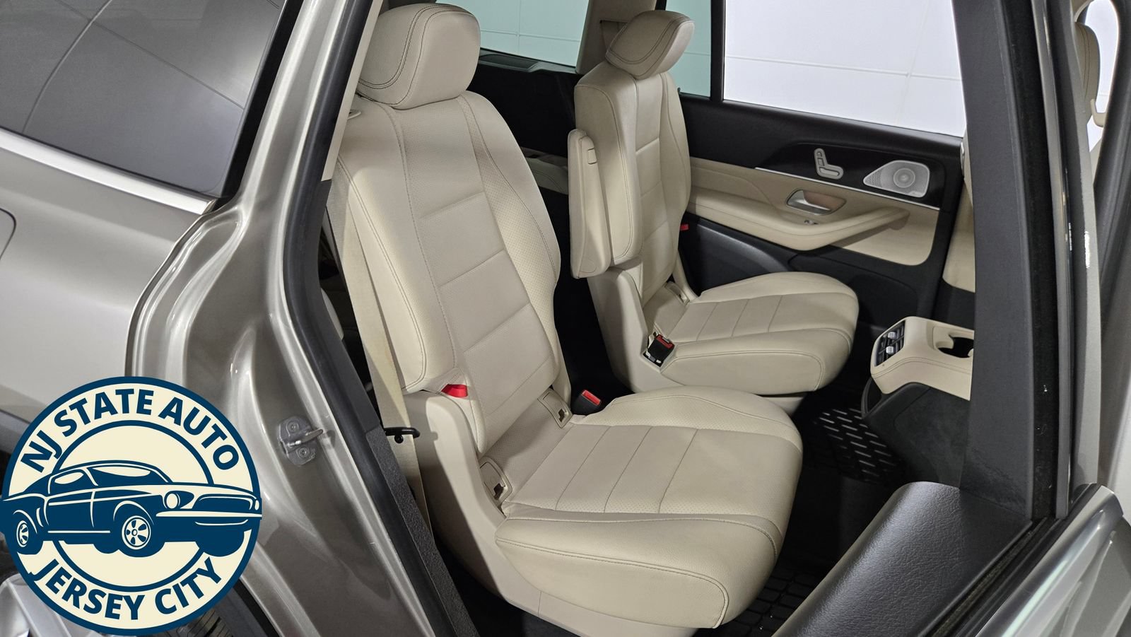 Used 2020 Mercedes-Benz GLS 450 4MATIC image 36