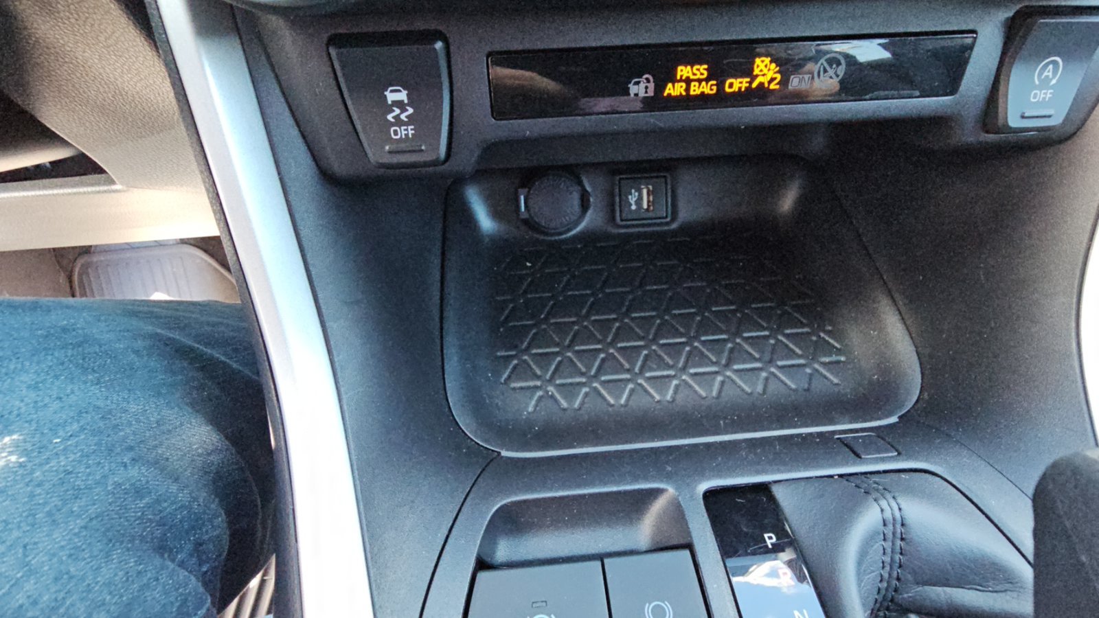 Certified 2025 Toyota RAV4 XLE AWD/4WD image 19