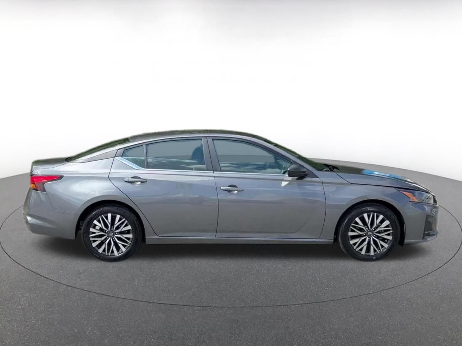Used 2026 Nissan Altima 2.5 SV FWD image 15