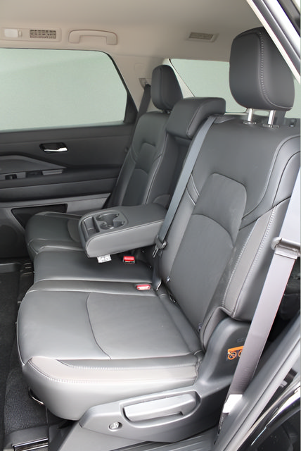 New 2026 Nissan Pathfinder SL AWD/4WD image 19