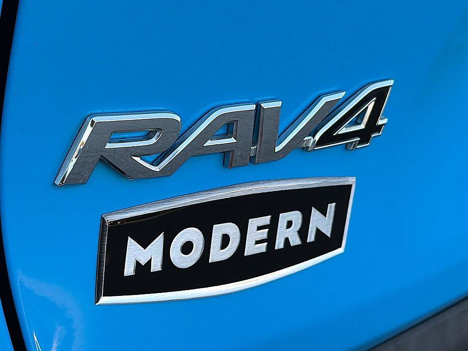 Used 2019 Toyota RAV4 LE FWD image 27