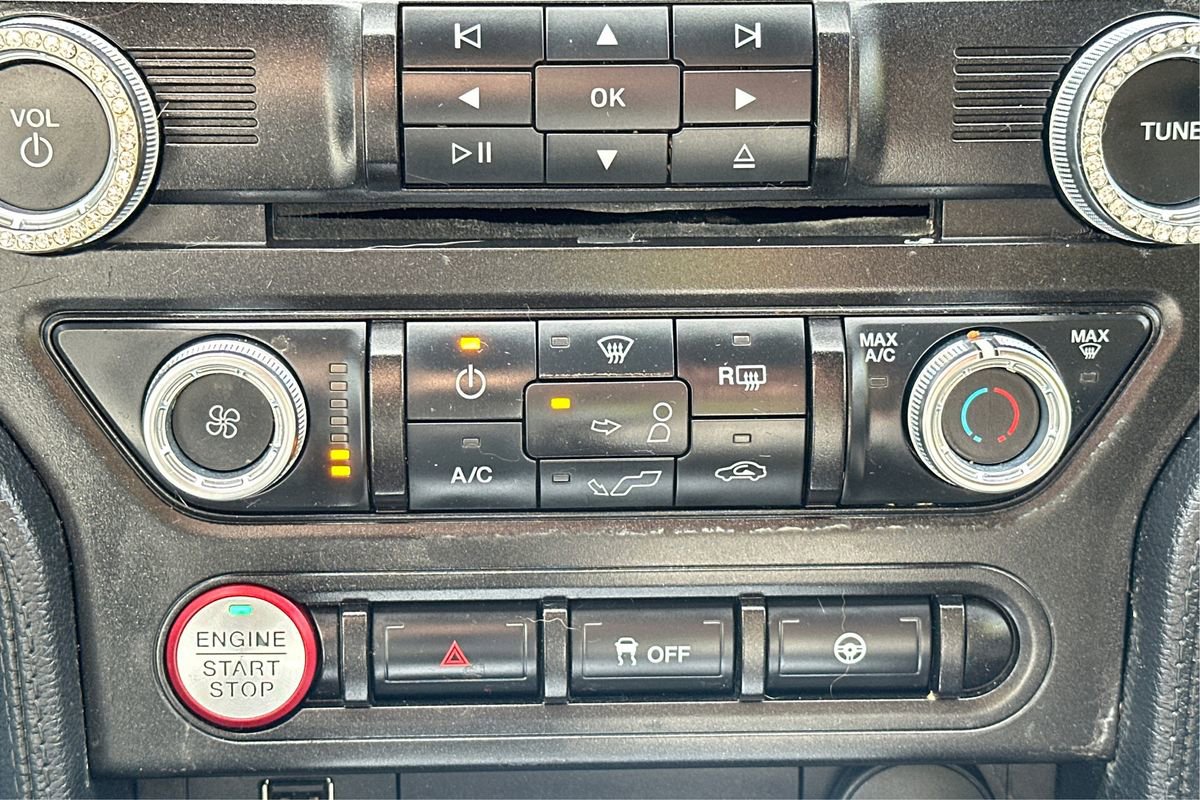 Used 2018 Ford Mustang Coupe image 28