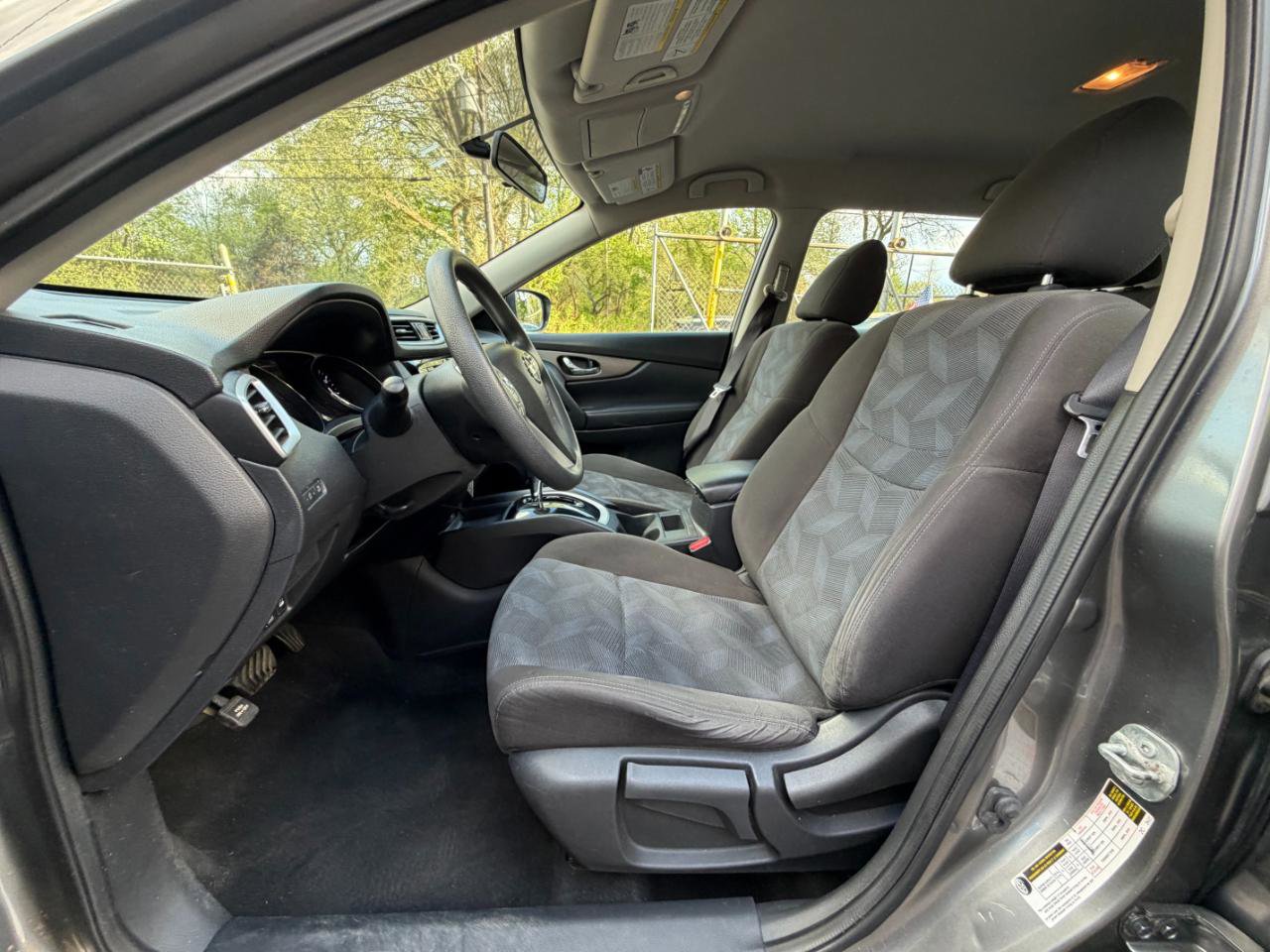 Used 2016 Nissan Rogue S AWD/4WD image 21