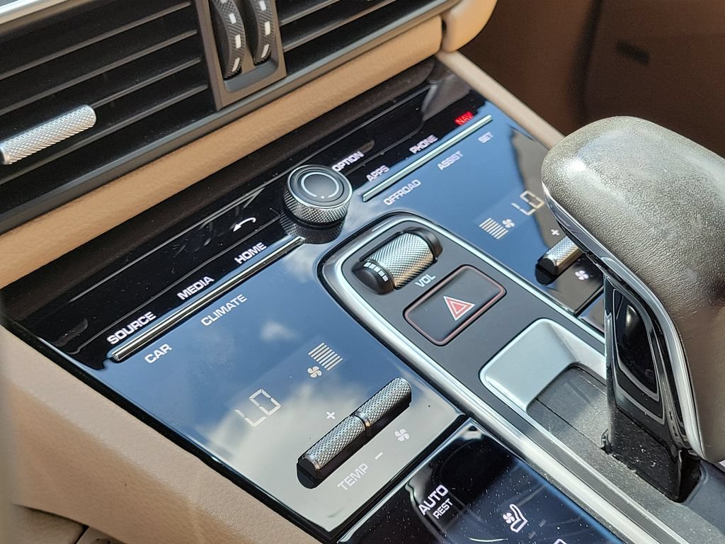 Certified 2019 Porsche Cayenne AWD/4WD image 32