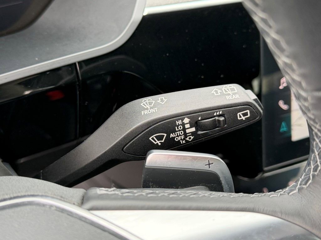 Certified 2022 Audi e-tron Premium image 35