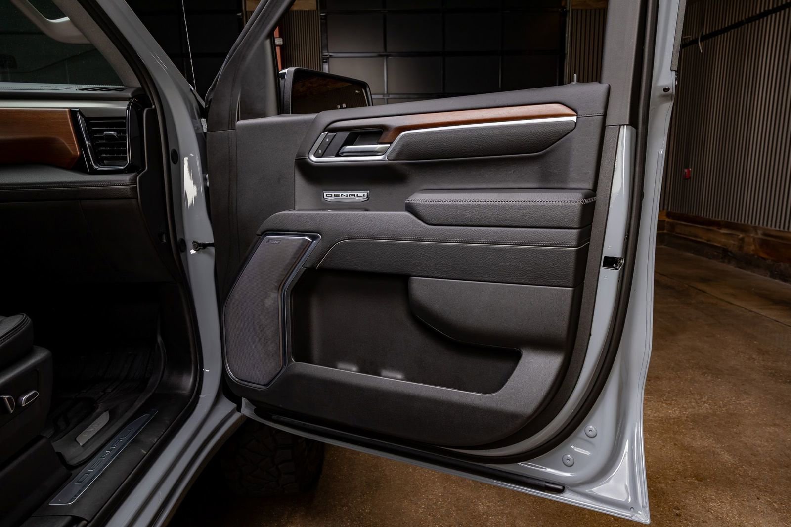 Used 2025 GMC Sierra 1500 Denali w/ Technology Package image 37