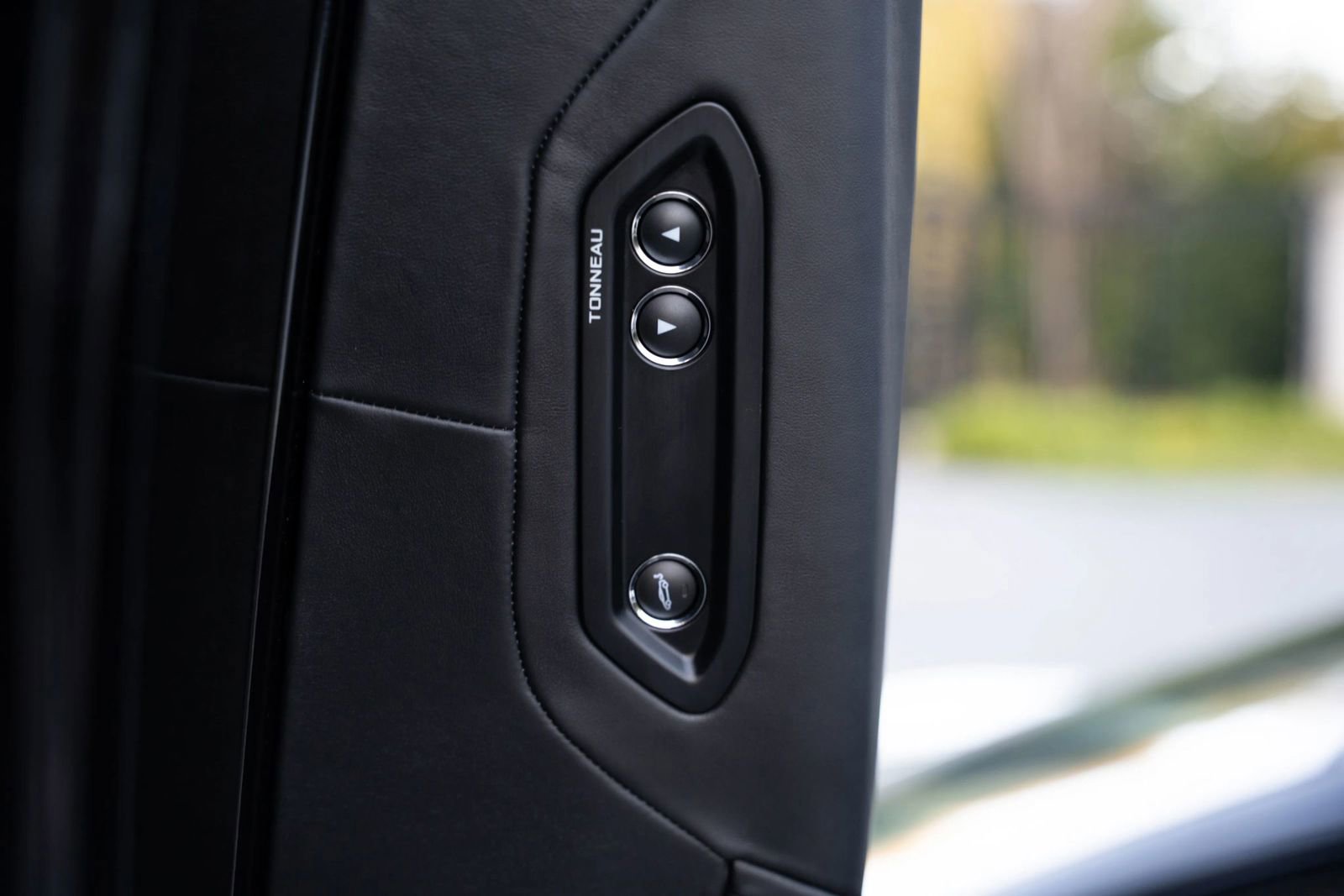 Used 2021 McLaren 720S Spider image 38