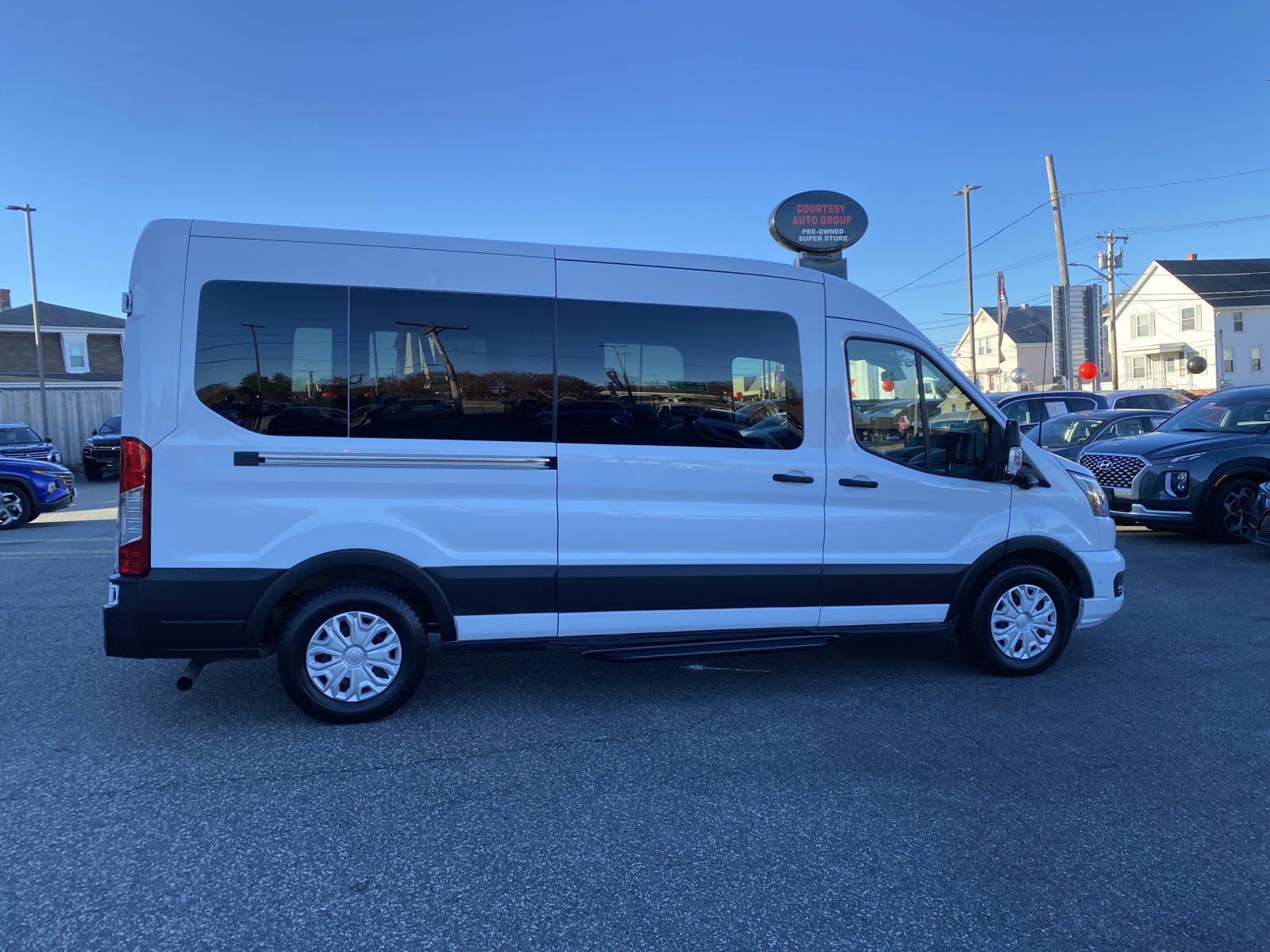 Used 2023 Ford Transit 350 XLT image 8