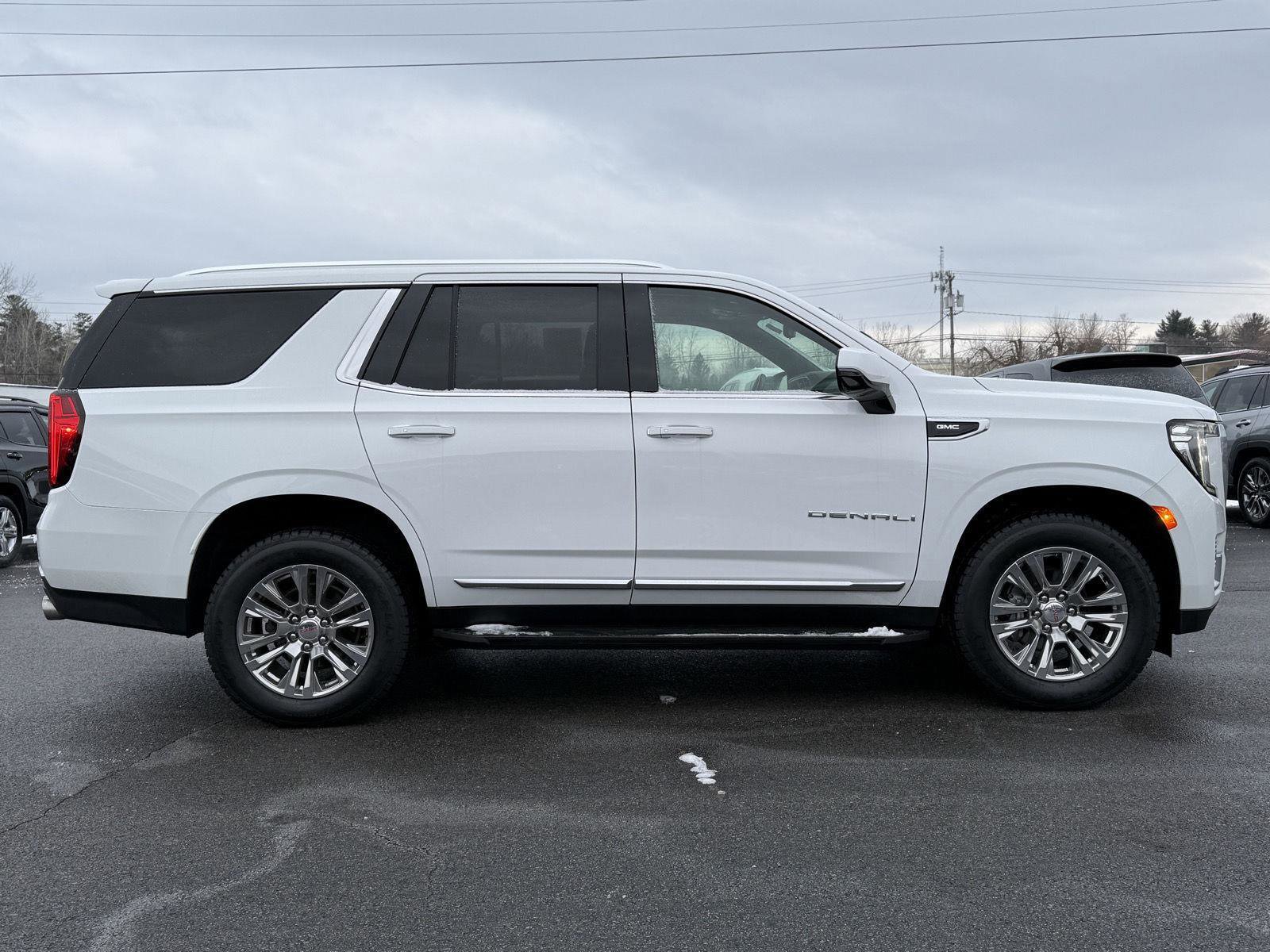 Used 2021 GMC Yukon Denali w/ Advanced Technology Package image 4