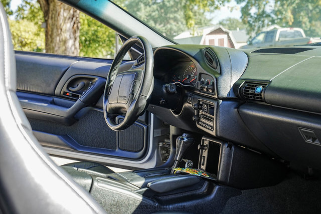 Used 1995 Chevrolet Camaro Z28 RWD image 39